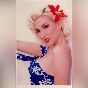 Beautiful Retro Rockabilly Pin Up Gal Poster